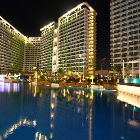 Azure Urban Resort A4 Near Airport Mall With Wavepool Paranaque City Exterior photo