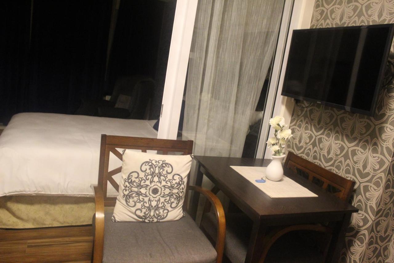 Azure Urban Resort A4 Near Airport Mall With Wavepool Paranaque City Exterior photo