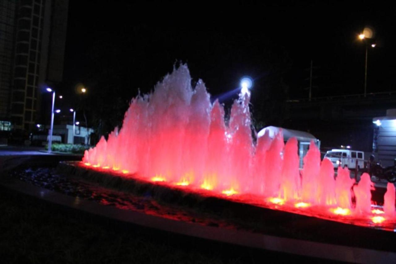 Azure Urban Resort A4 Near Airport Mall With Wavepool Paranaque City Exterior photo