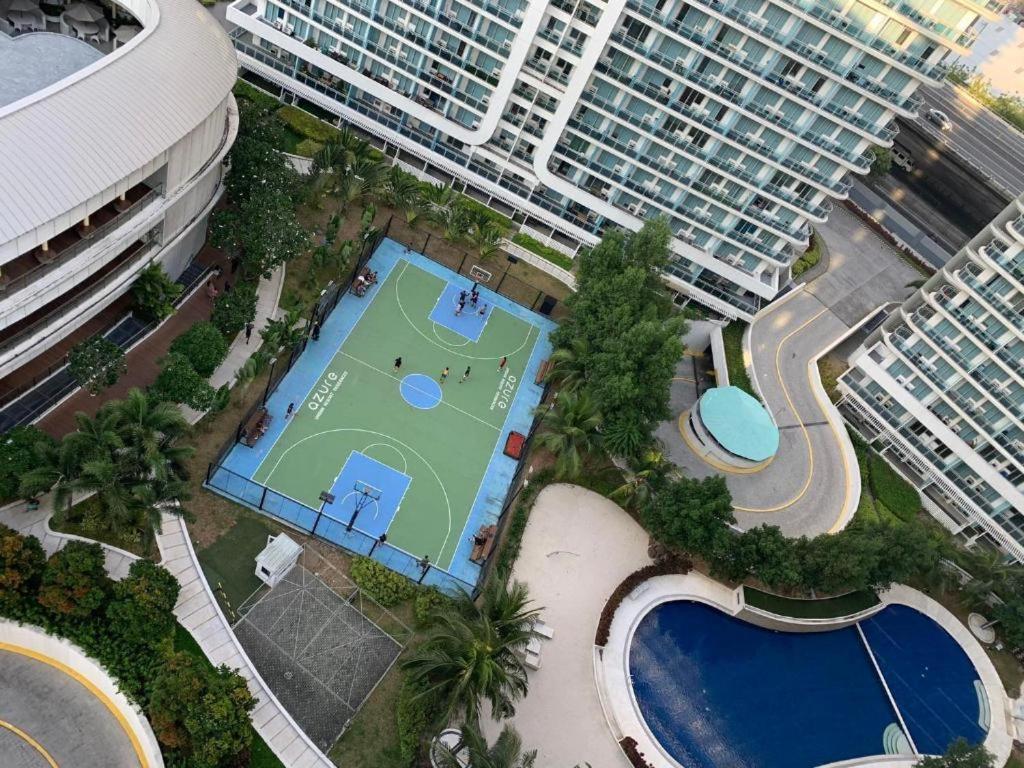 Azure Urban Resort A4 Near Airport Mall With Wavepool Paranaque City Exterior photo